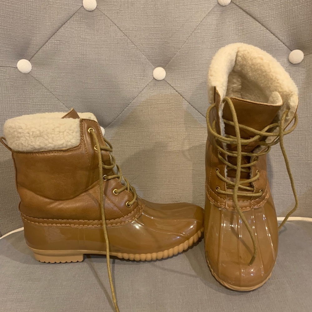 Duck boots